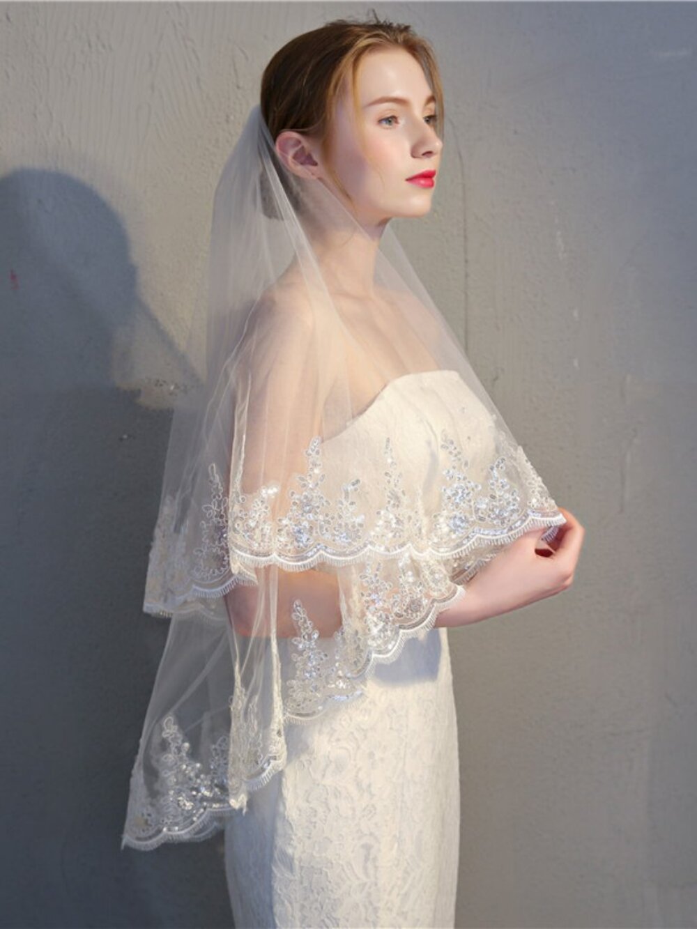 Length 2 Layer Bridal Veil Sequin Embroidered Lace Comb